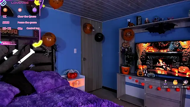 Snapshot of brenda_moris01 chatting on 10/25/25, 10:15 brenda moris01 online show from 10/25/25, 10:15