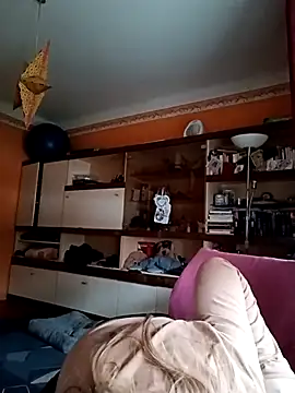 Snapshot of Dettybitch40 chatting on 10/30/25, 08:05 Dettybitch40 online show from 10/30/25, 08:05