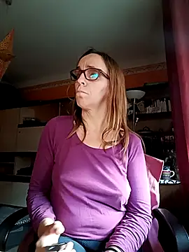 Snapshot of Dettybitch40 chatting on 11/03/25, 02:51 Dettybitch40 online show from 11/03/25, 02:51