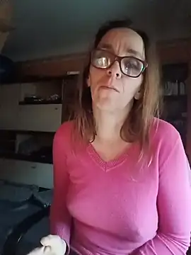 Snapshot of Dettybitch40 chatting on 12/02/25, 01:17 Dettybitch40 online show from 12/02/25, 01:17