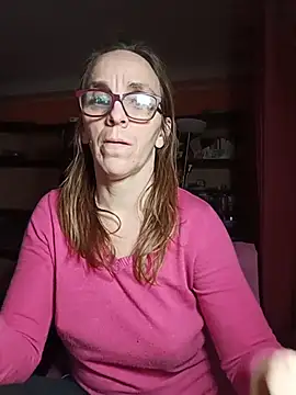 Snapshot of Dettybitch40 chatting on 12/03/25, 03:54 Dettybitch40 online show from 12/03/25, 03:54