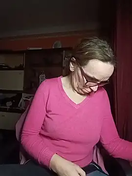 Snapshot of Dettybitch40 chatting on 12/20/25, 07:32 Dettybitch40 online show from 12/20/25, 07:32