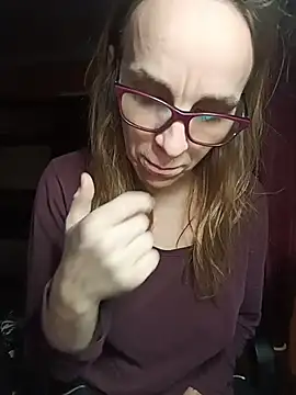 Snapshot of Dettybitch40 chatting on 12/23/25, 08:23 Dettybitch40 online show from 12/23/25, 08:23