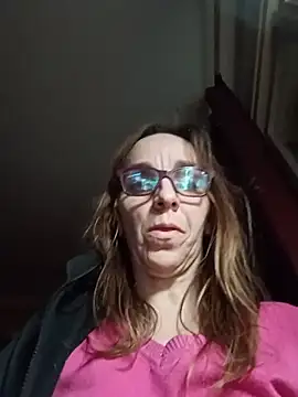 Snapshot of Dettybitch40 chatting on 02/04/26, 05:19 Dettybitch40 online show from 02/04/26, 05:19