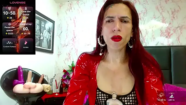 Snapshot of VanessaWolf chatting on 10/25/25, 12:02 VanessaWolf online show from 10/25/25, 12:02