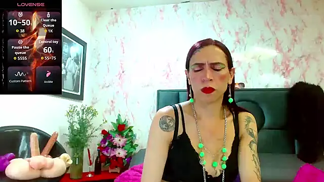 Snapshot of VanessaWolf chatting on 11/10/25, 04:17 VanessaWolf online show from 11/10/25, 04:17