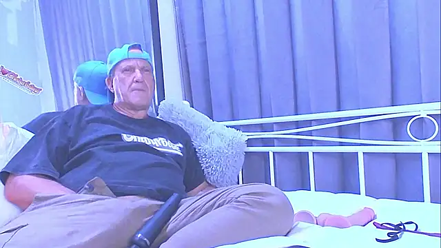 Snapshot of openminddaddy chatting on 01/04/25, 09:31 openminddaddy online show from 01/04/25, 09:31