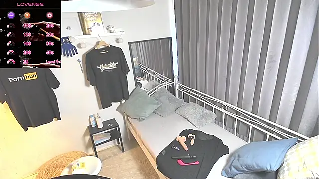 Snapshot of openminddaddy chatting on 02/09/25, 08:22 openminddaddy online show from 02/09/25, 08:22