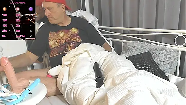 Snapshot of openminddaddy chatting on 02/21/25, 04:07 openminddaddy online show from 02/21/25, 04:07