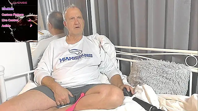 Snapshot of openminddaddy chatting on 02/23/25, 02:29 openminddaddy online show from 02/23/25, 02:29