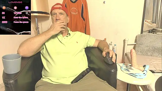 Snapshot of openminddaddy chatting on 02/24/25, 04:05 openminddaddy online show from 02/24/25, 04:05