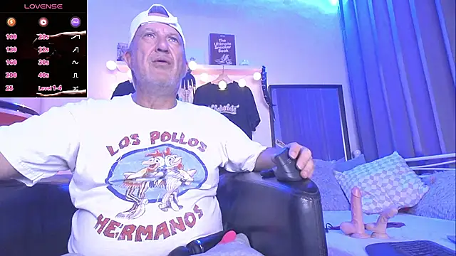 Snapshot of openminddaddy chatting on 03/22/25, 02:05 openminddaddy online show from 03/22/25, 02:05