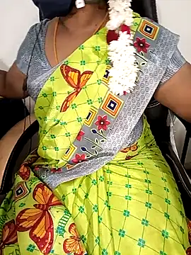 Snapshot of Tamil-hotwife chatting on 03/04/25, 12:44 Tamil-hotwife online show from 03/04/25, 12:44