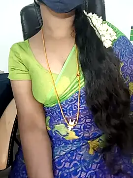 Snapshot of Tamil-hotwife chatting on 03/09/25, 09:13 Tamil-hotwife online show from 03/09/25, 09:13