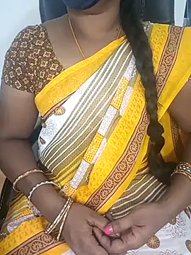 Snapshot of Tamil-hotwife chatting on 03/12/25, 03:40 Tamil-hotwife online show from 03/12/25, 03:40