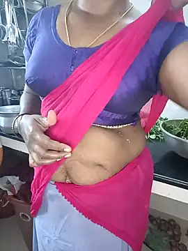 Snapshot of Tamil-hotwife chatting on 09/16/25, 04:57 Tamil-hotwife online show from 09/16/25, 04:57