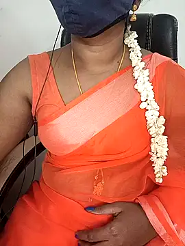 Snapshot of Tamil-hotwife chatting on 10/27/25, 08:24 Tamil-hotwife online show from 10/27/25, 08:24