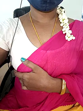 Snapshot of Tamil-hotwife chatting on 11/11/25, 04:34 Tamil-hotwife online show from 11/11/25, 04:34