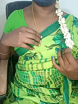 Snapshot of Tamil-hotwife chatting on 12/13/25, 08:04 Tamil-hotwife online show from 12/13/25, 08:04