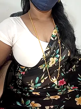Snapshot of Tamil-hotwife chatting on 12/17/25, 12:33 Tamil-hotwife online show from 12/17/25, 12:33