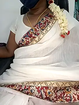 Snapshot of Tamil-hotwife chatting on 05/24/26, 04:45 Tamil-hotwife online show from 05/24/26, 04:45