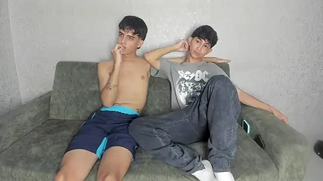 Snapshot of pelusos_mens chatting on 05/06/26, 07:30 pelusos mens online show from 05/06/26, 07:30