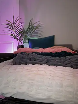 Snapshot of Fiona_Kent_ chatting on 12/24/24, 01:27 Fiona Kent online show from 12/24/24, 01:27