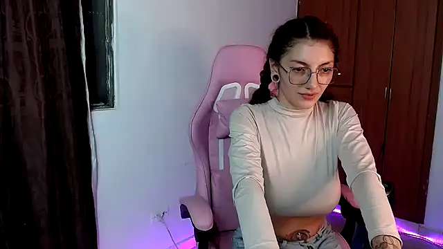 Snapshot of tastymeli chatting on 12/28/24, 12:26 tastymeli online show from 12/28/24, 12:26