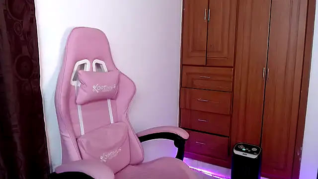 Snapshot of tastymeli chatting on 12/31/24, 03:55 tastymeli online show from 12/31/24, 03:55