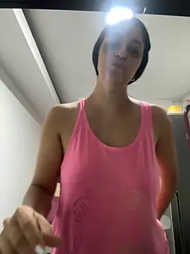 Snapshot of New_Arab_Kingdom chatting on 11/08/25, 04:40 New Arab Kingdom online show from 11/08/25, 04:40