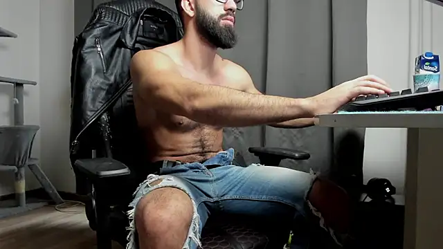 liamaesthetic online show from 02/04/25, 07:29