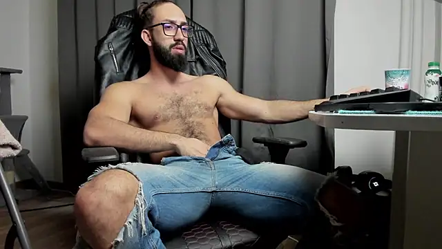 liamaesthetic online show from 02/08/25, 06:43