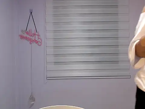 Snapshot of Miss_Ivanawolf chatting on 04/10/26, 12:21 Miss Ivanawolf online show from 04/10/26, 12:21