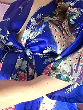 Kira land online show from 05/26/26, 10:17
