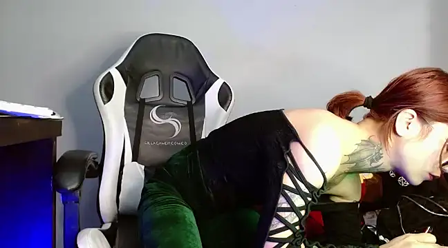 Snapshot of Ardat_Lili69 chatting on 12/19/24, 03:52 Ardat Lili69 online show from 12/19/24, 03:52