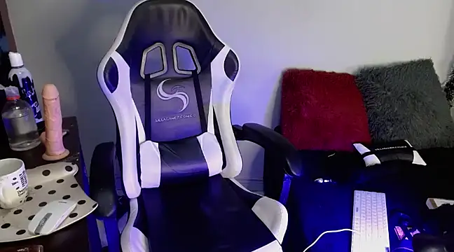 Snapshot of Ardat_Lili69 chatting on 01/07/25, 07:59 Ardat Lili69 online show from 01/07/25, 07:59