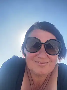 XLindaMilfX online show from 09/13/25, 12:27