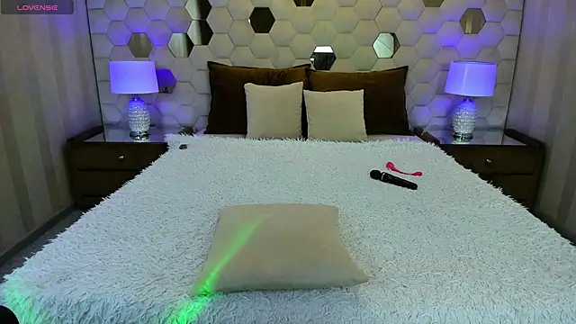 XLindaMilfX online show from 03/20/26, 08:46