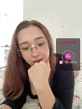 tsuki chan on online show from 06/07/26, 04:33