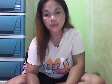 Snapshot of big_tits24 chatting on 11/16/25, 01:17 big tits24 online show from 11/16/25, 01:17