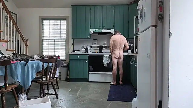 Snapshot of CDforU chatting on 10/13/25, 02:06 CDforU online show from 10/13/25, 02:06