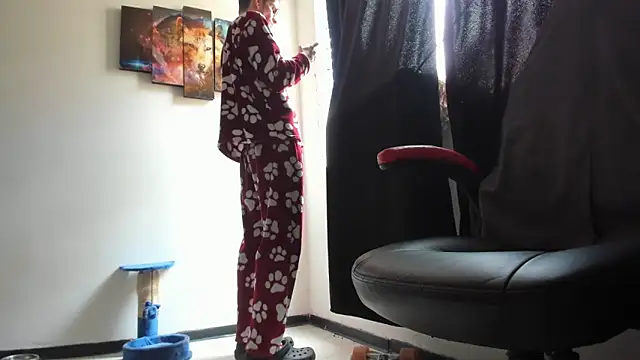 Snapshot of Jeff_Walton@xh chatting on 10/24/25, 04:14 Jeff Waltonxh online show from 10/24/25, 04:14