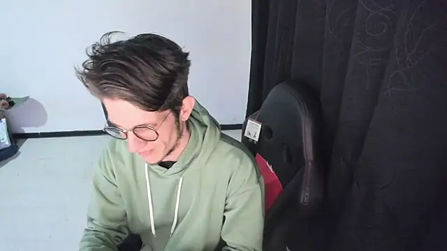 Snapshot of Jeff_Walton@xh chatting on 12/03/25, 06:32 Jeff Waltonxh online show from 12/03/25, 06:32