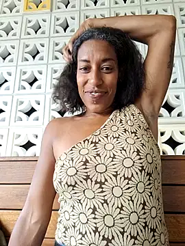 Snapshot of Goldenlace chatting on 12/29/24, 04:05 Goldenlace online show from 12/29/24, 04:05