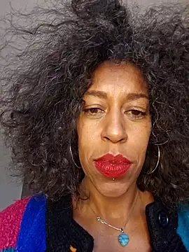 Snapshot of Goldenlace chatting on 12/16/25, 01:16 Goldenlace online show from 12/16/25, 01:16