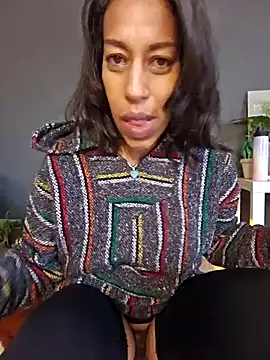 Snapshot of Goldenlace chatting on 02/17/26, 09:39 Goldenlace online show from 02/17/26, 09:39