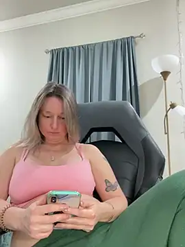 Vivian MayXxX online show from 12/04/24, 05:49