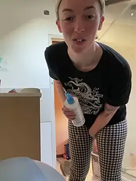 Snapshot of Daisy_Michto_Officiel chatting on 02/04/25, 04:18 Daisy Michto Officiel online show from 02/04/25, 04:18