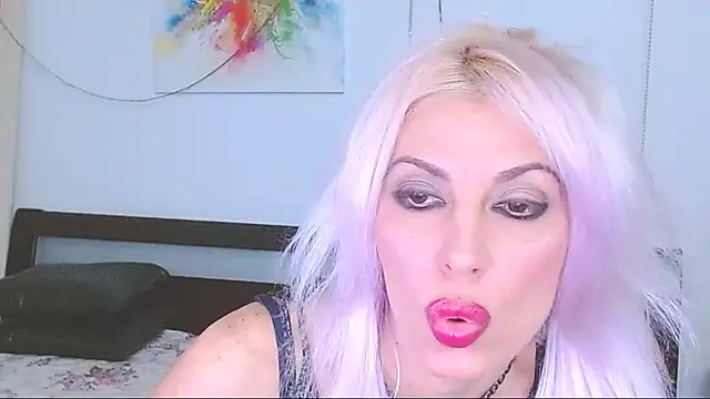 HoneyLara online show from 02/05/25, 11:06