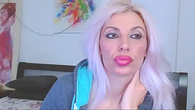 HoneyLara online show from 02/09/25, 08:56